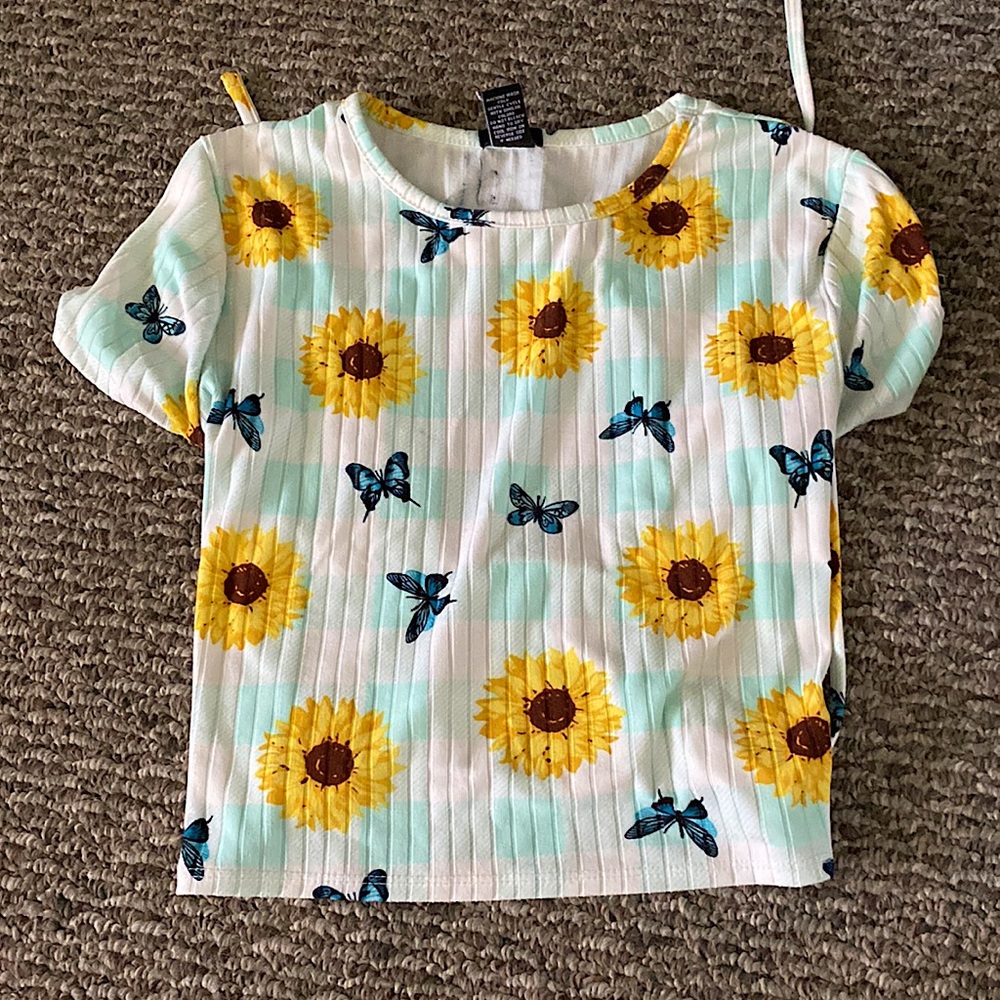 Womens size large (fits like a medium)